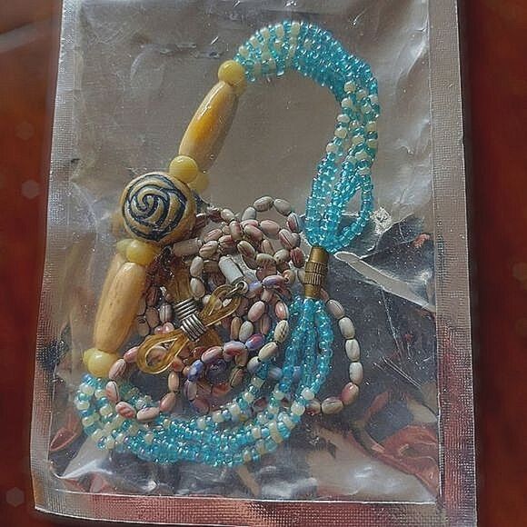 NWOT kid's aqua beaded bracelet & glasses chain - Picture 4 of 4